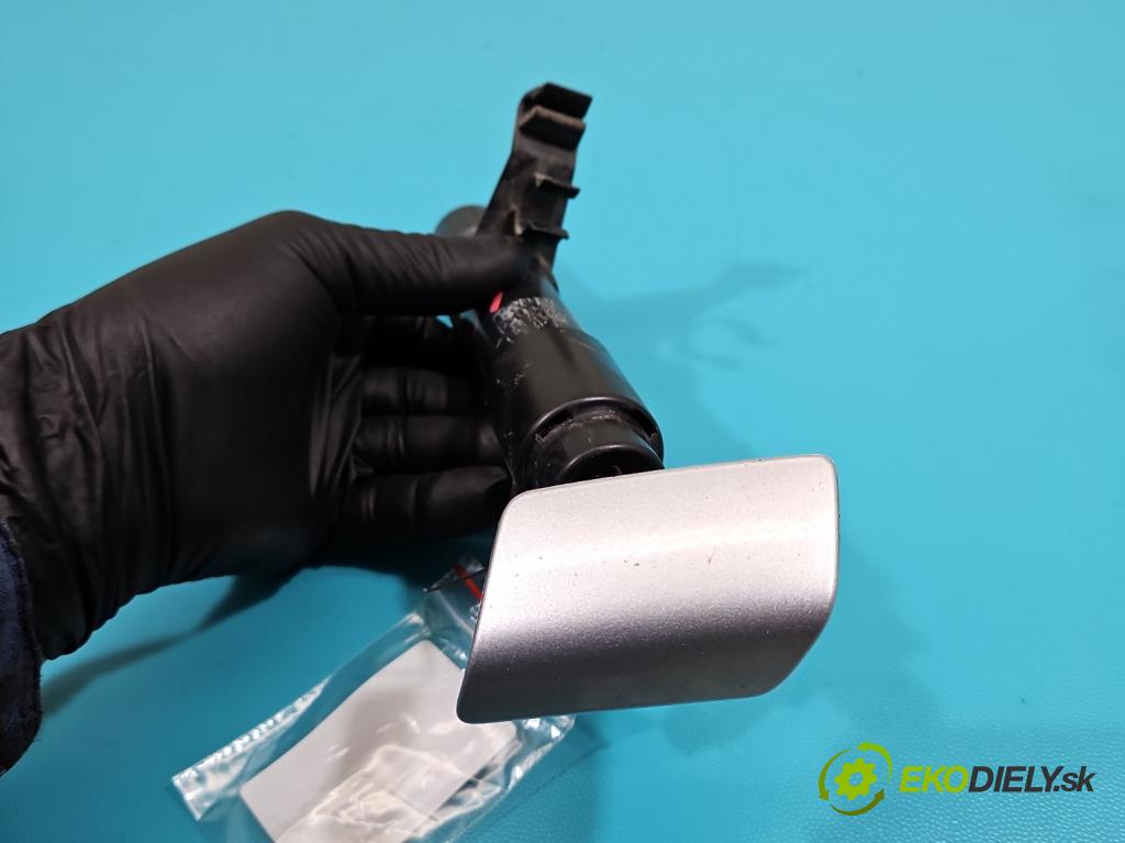 Vw Golf V 2003-2009 1.9 tdi 105 HP manual 77 kW 1896 cm3 3- ostrekovač reflektor: ľavý  (Motorček ostrekovačov)