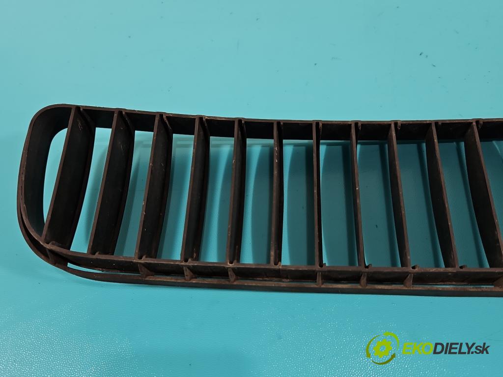 Skoda Roomster 1.4 16v 86 hp manual 63 kW 1390 cm3 5- Zaślepka: mřížka: nárazníku medián: