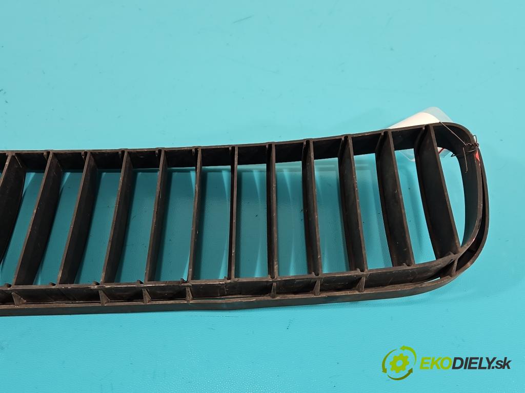 Skoda Roomster 1.4 16v 86 hp manual 63 kW 1390 cm3 5- Zaślepka: mřížka: nárazníku medián: