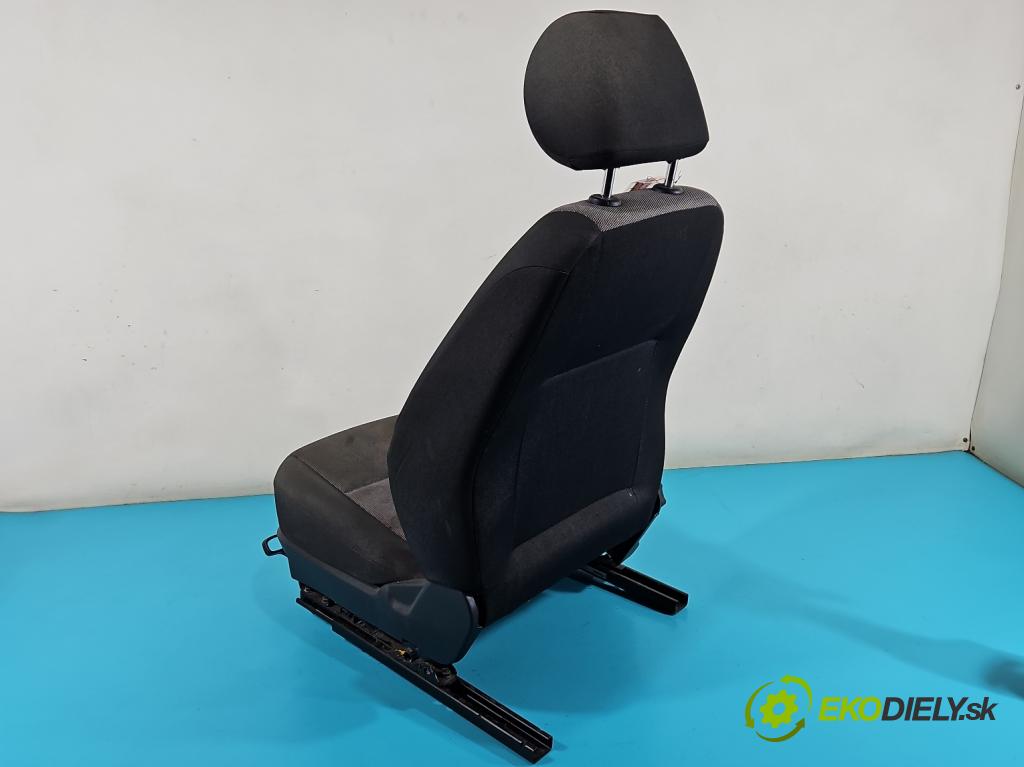 Skoda Fabia II 2007-2014 1.6 tdi 75 HP manual 55 kW 1598 cm3 5- Sedačka pravý  (Sedačky, sedadlá)