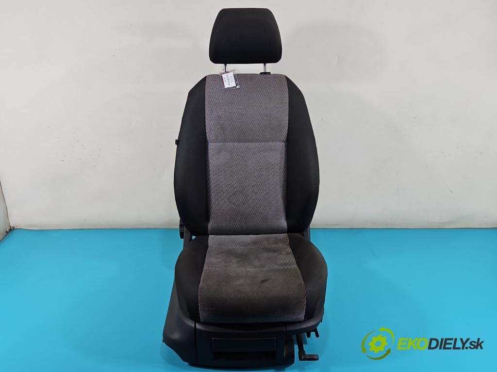 Skoda Fabia II 2007-2014 1.6 tdi 75 HP manual 55 kW 1598 cm3 5- Sedačka pravý  (Sedačky, sedadlá)