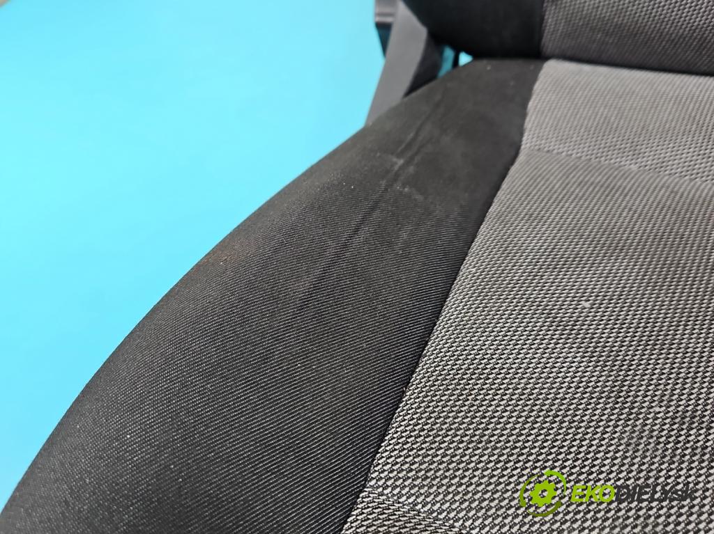 Skoda Fabia II 2007-2014 1.6 tdi 75 HP manual 55 kW 1598 cm3 5- Sedačka pravý  (Sedačky, sedadlá)