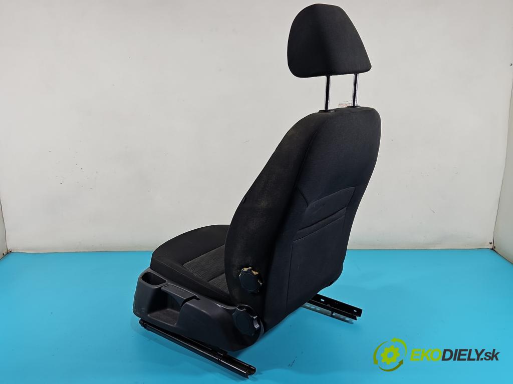 Skoda Octavia II 2004-2013 1.6 tdi 105 HP manual 77 kW 1598 cm3 5- Sedačka ľavý  (Sedačky, sedadlá)