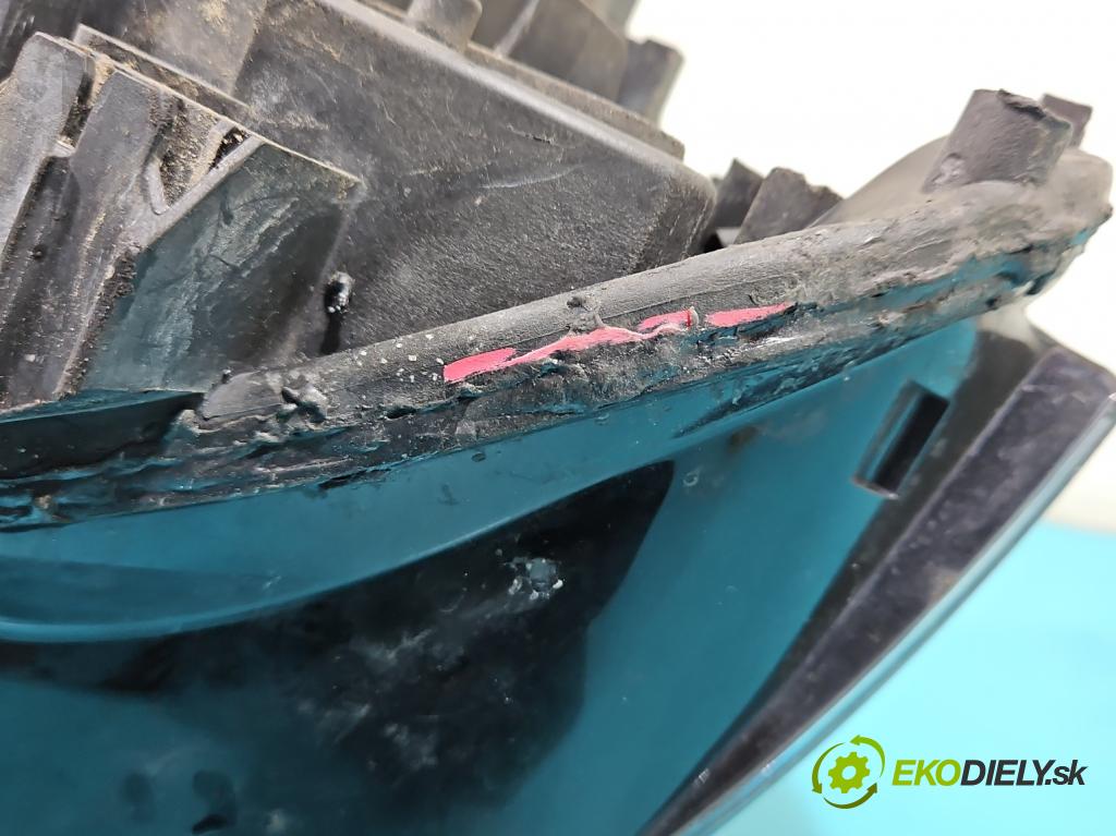 Bmw X3 E83 2003-2010 2.0d 150 HP manual 110 kW 1995 cm3 5- Reflektor: pravý 7162192 (Pravé)