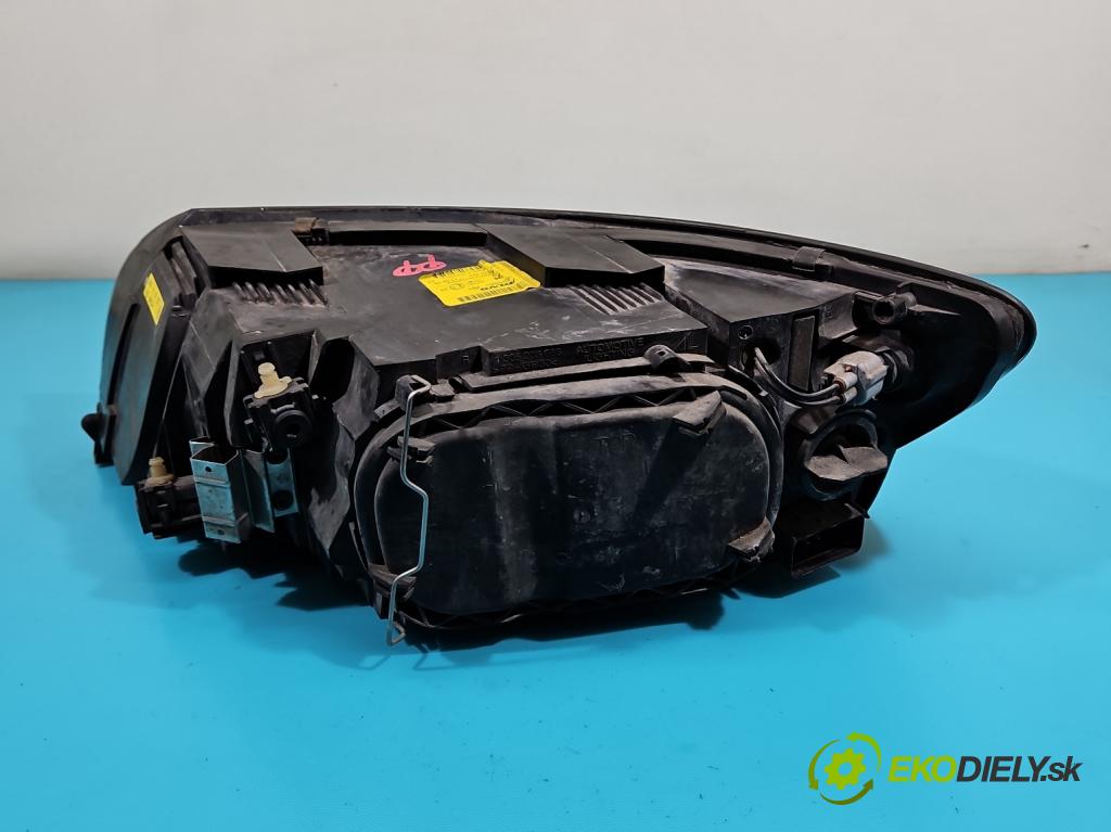 Volvo S40 II 2004-2012 2.0 hdi 136 HP manual 100 kW 1997 cm3 4- Reflektor: pravý 30698880 (Pravé)