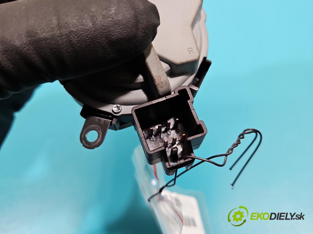 Volvo S40 II 2004-2012 2.0 hdi 136 HP manual 100 kW 1997 cm3 4- Spínačka  (Spínacie skrinky a kľúče)