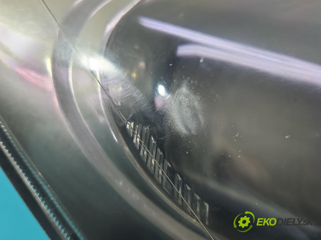 Honda Civic VII 2000-2006 1.6 VTEC 16v 110 HP manual 81 kW 1590 cm3 3- Reflektor: pravý  (Pravé)