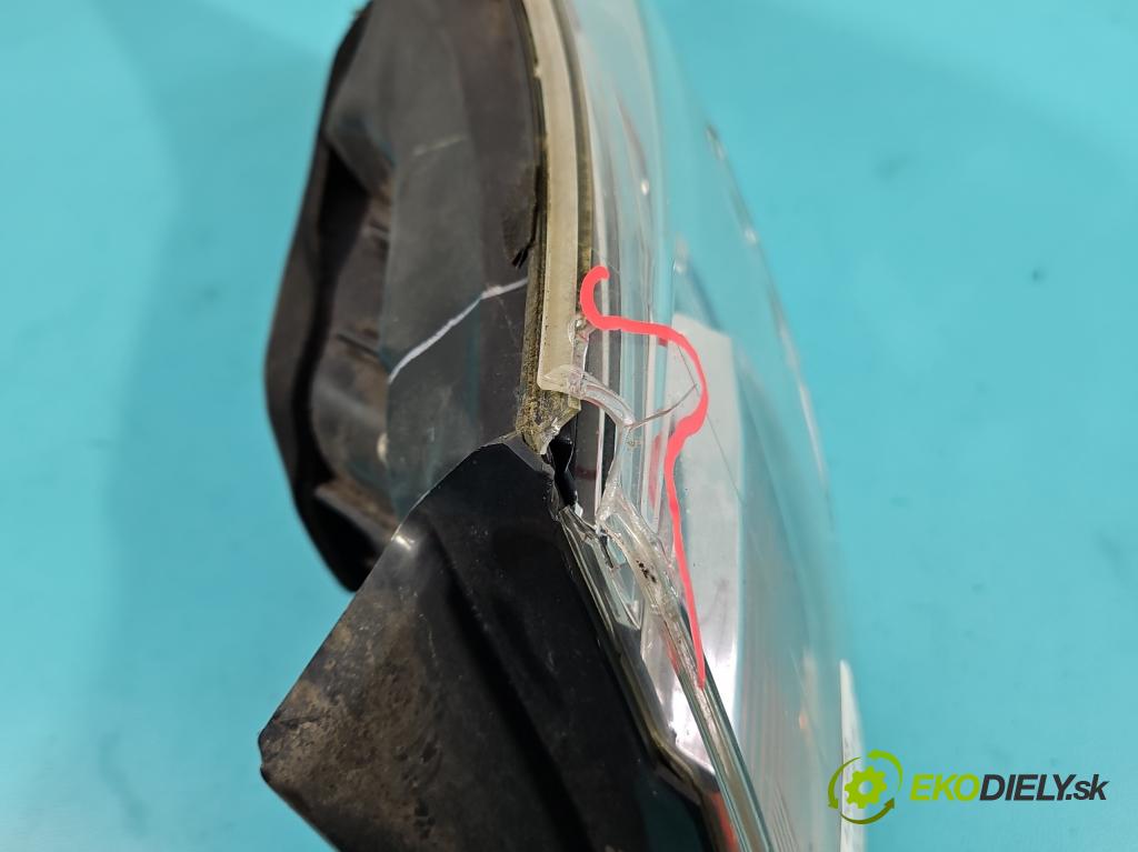 Mazda 6 II GH 2007-2012 2.0 CITD 140 HP manual 103 kW 1998 cm3 5- svetlo / reflektor zadné pravé  (Kľučka dverí ostatné)