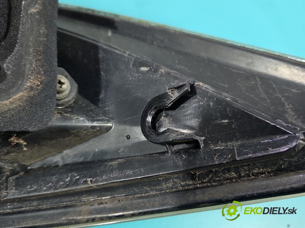 Mazda 6 II GH 2007-2012 2.0 CITD 140 HP manual 103 kW 1998 cm3 5- svetlo / reflektor zadné pravé  (Kľučka dverí ostatné)