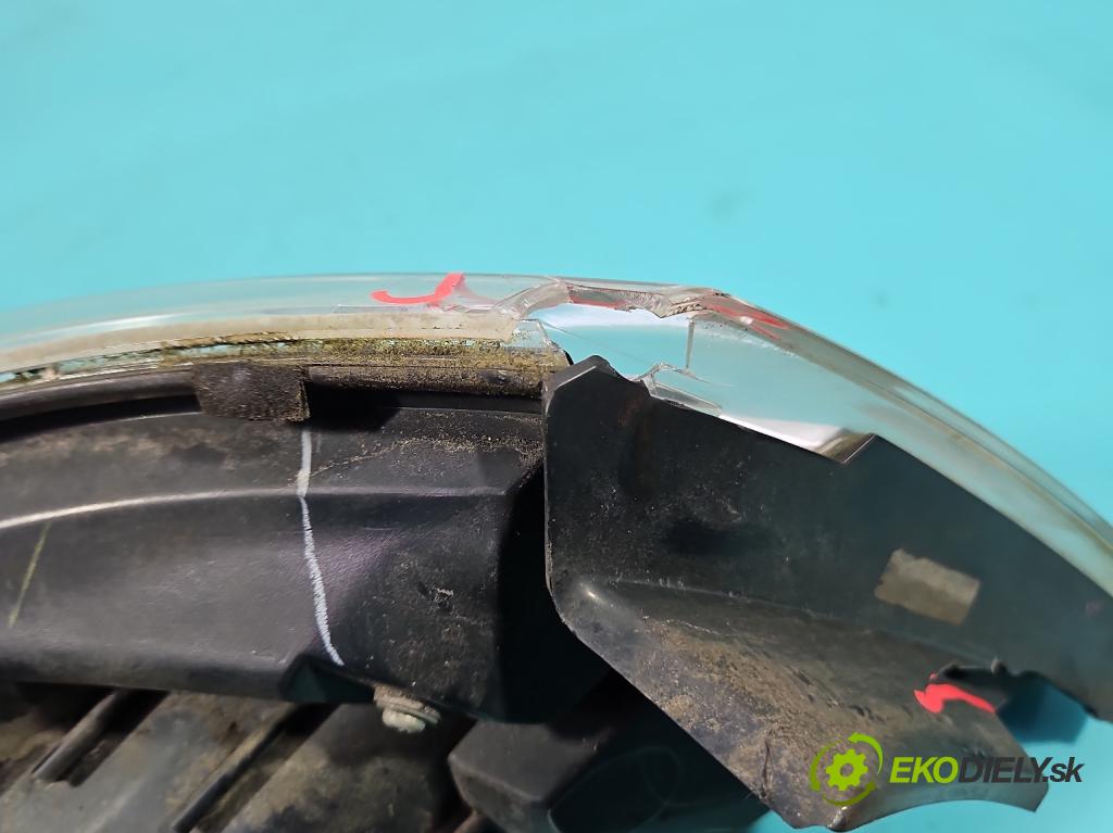 Mazda 6 II GH 2007-2012 2.0 CITD 140 HP manual 103 kW 1998 cm3 5- svetlo / reflektor zadné pravé  (Kľučka dverí ostatné)