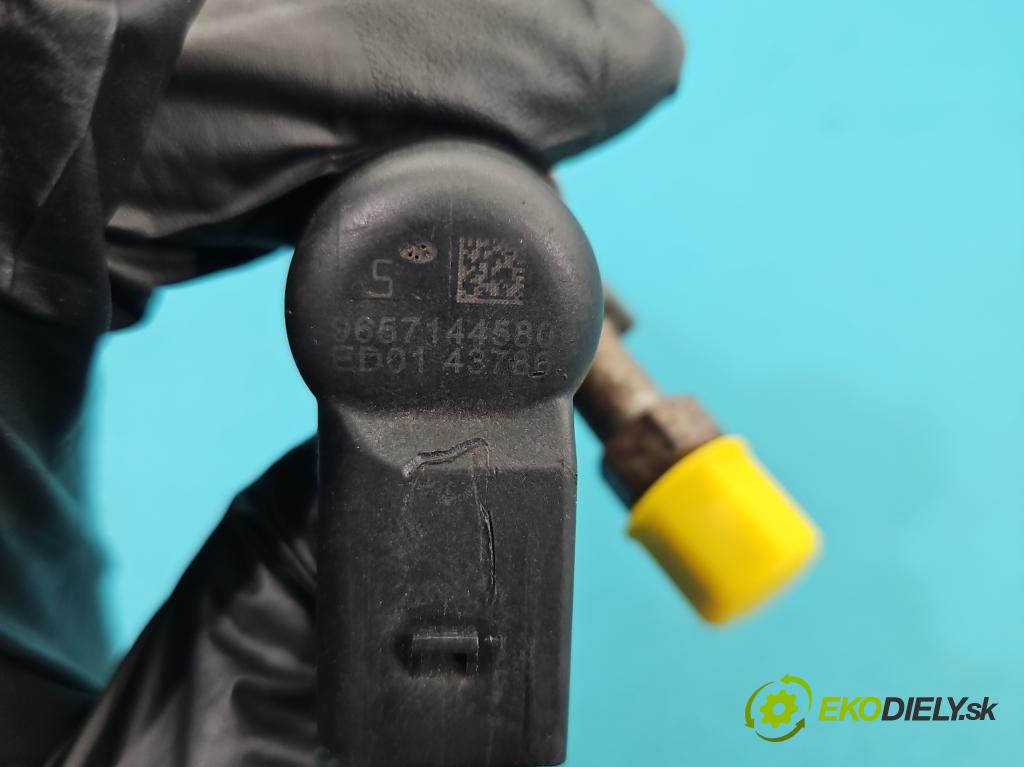 Volvo S40 II 2004-2012 2.0 hdi 136 HP manual 100 kW 1997 cm3 4- vstrek 9657144580 (Vstrekovač paliva)