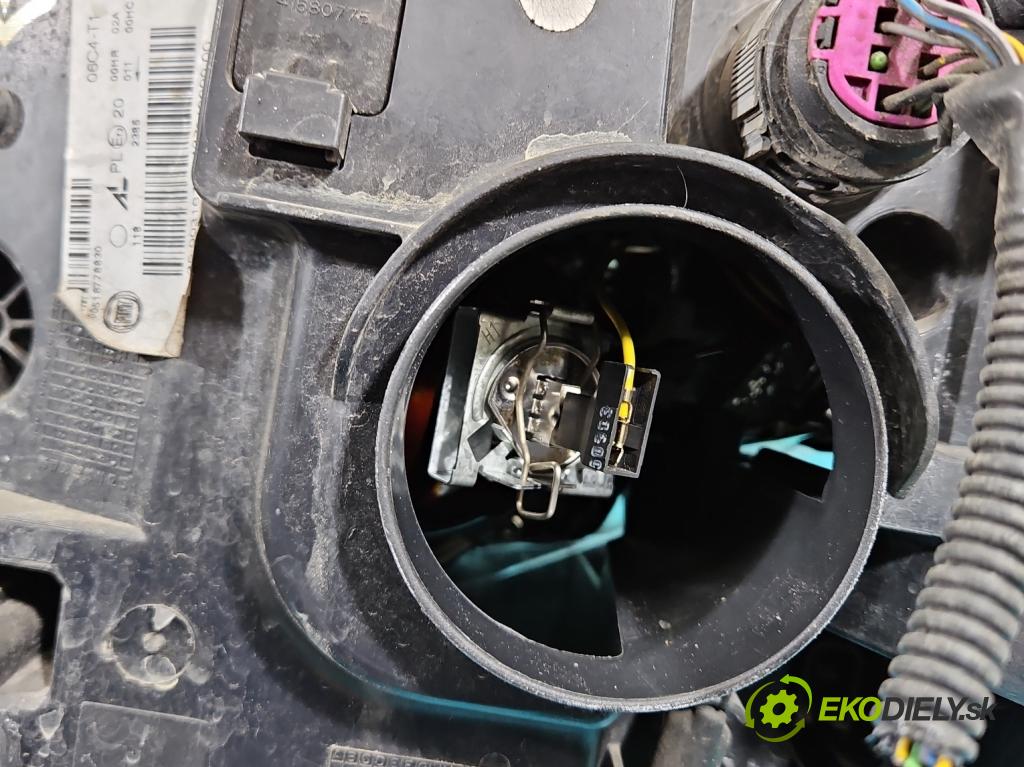 Fiat Bravo II 2007-2014 1.4 T-JET: 120 HP manual 88 kW 1368 cm3 5- Reflektor: pravý 00518778830 (Pravé)