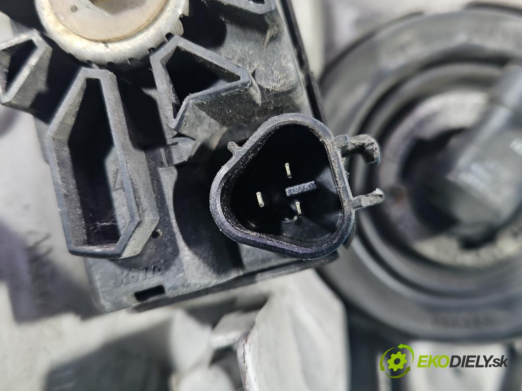 Toyota Corolla E12 2001-2009 2.0 d4d 90 HP manual 66 kW 1995 cm3 5- Reflektor: pravý  (Pravé)