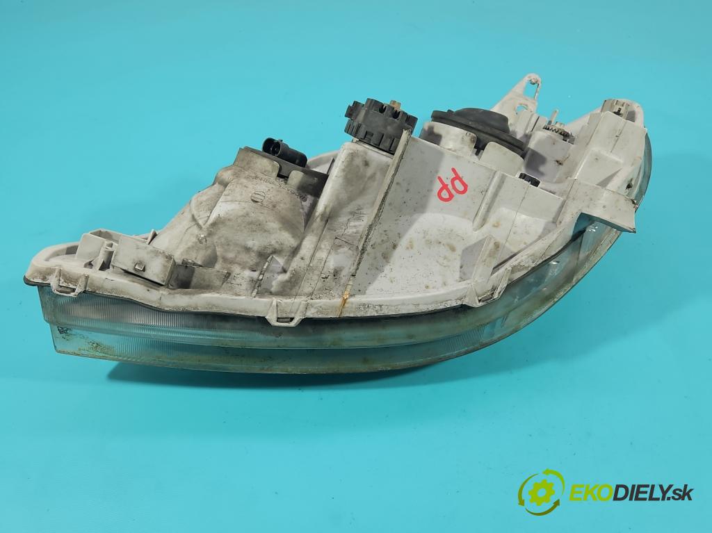 Toyota Corolla E12 2001-2009 2.0 d4d 90 HP manual 66 kW 1995 cm3 5- Reflektor: pravý  (Pravé)