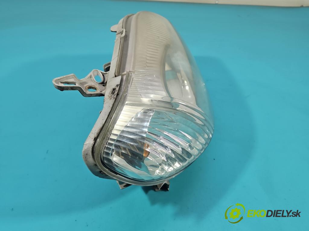 Toyota Corolla E12 2001-2009 2.0 d4d 90 HP manual 66 kW 1995 cm3 5- Reflektor: pravý  (Pravé)