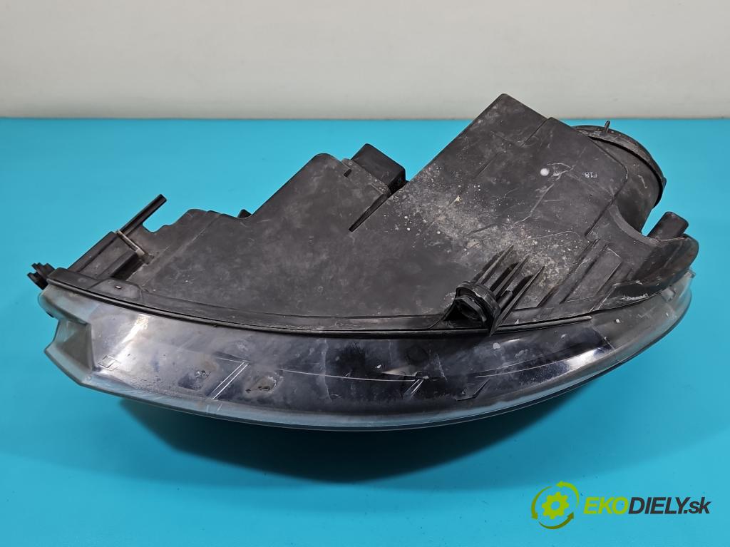 Vw Golf plus 2.0 tdi 110 HP manual 81 kW 1968 cm3 5- Reflektor: pravý  (Pravé)