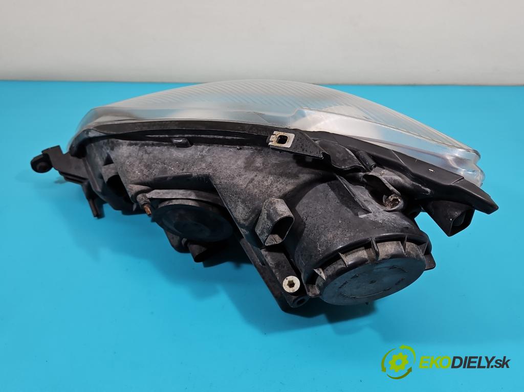 Vw Golf plus 2.0 tdi 110 HP manual 81 kW 1968 cm3 5- Reflektor: pravý  (Pravé)