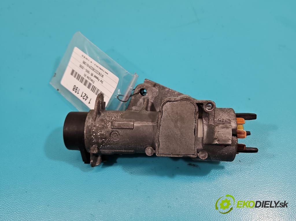 Vw Passat B5 1995-2005 2.8 V6 193 HP manual 142 kW 2771 cm3 4- Spínačka 4B0905851A (Spínacie skrinky a kľúče)