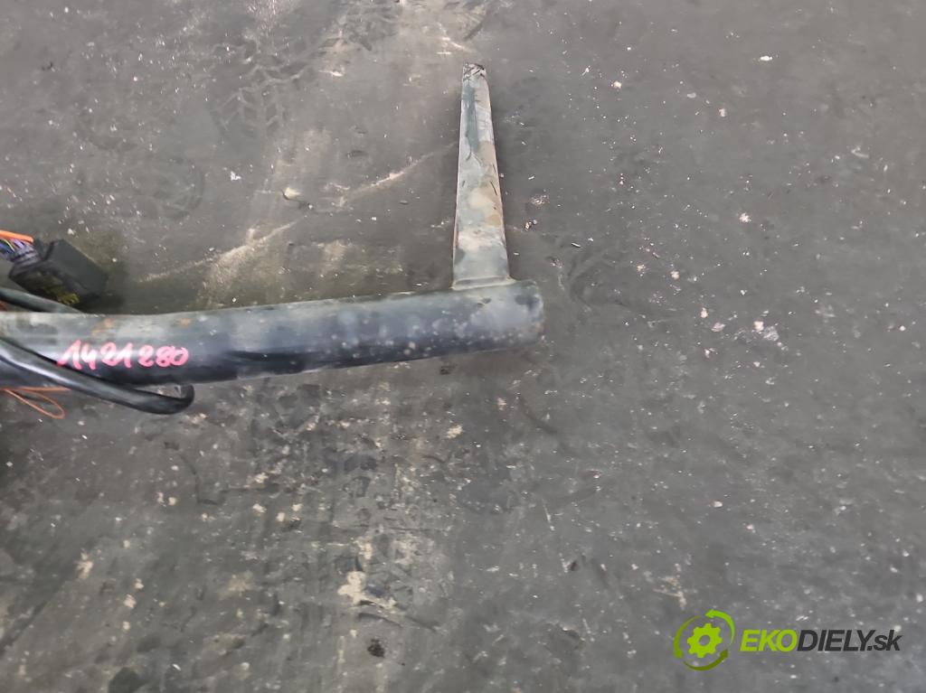 Skoda Octavia II 2004-2013 1.6 tdi 105 hp manual 77 kW 1598 cm3 5- oko tažné  (Tažná zařízení)