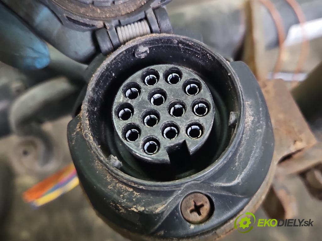 Skoda Octavia II 2004-2013 1.6 tdi 105 hp manual 77 kW 1598 cm3 5- oko tažné  (Tažná zařízení)