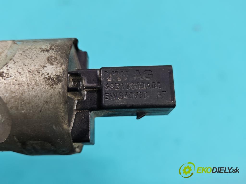 Skoda Fabia II 2007-2014 1.6 tdi 75 HP manual 55 kW 1598 cm3 5- lišta vstrekovacia 03L130764A (Vstrekovacie lišty)