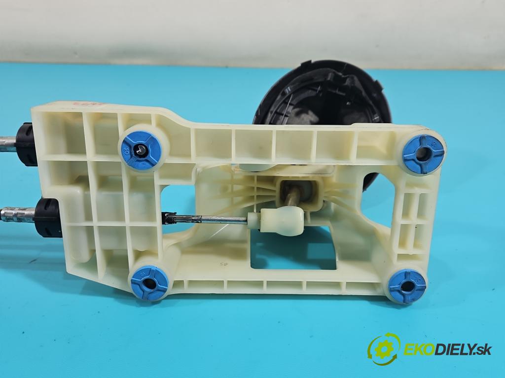 Hyundai I20 I 2008-2014 1.2 16v 78 HP manual 57,2 kW 1248 cm3 5- Páka: Změny: stupeň,rýchlosť  (Rýchlostná páka (kulisa))