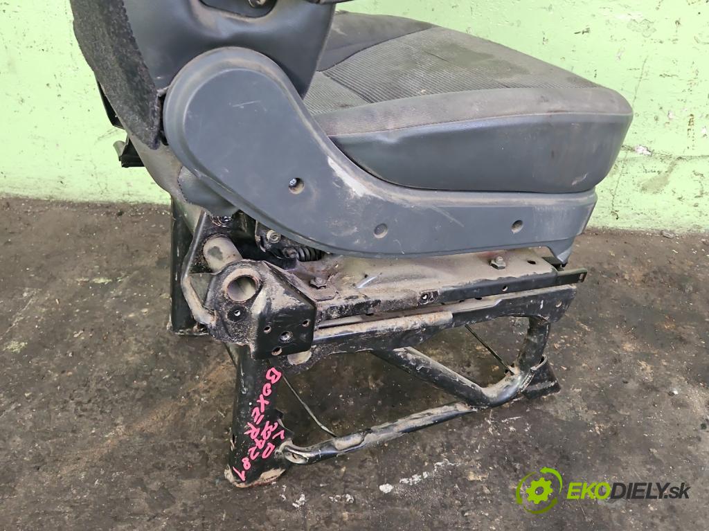 Peugeot Boxer II 2006-2018 2.2 hdi 120 HP manual 88 kW 2198 cm3 5- Sedačka ľavý  (Sedačky, sedadlá)