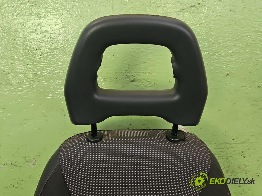 Peugeot Boxer II 2006-2018 2.2 hdi 120 HP manual 88 kW 2198 cm3 5- Sedačka ľavý  (Sedačky, sedadlá)