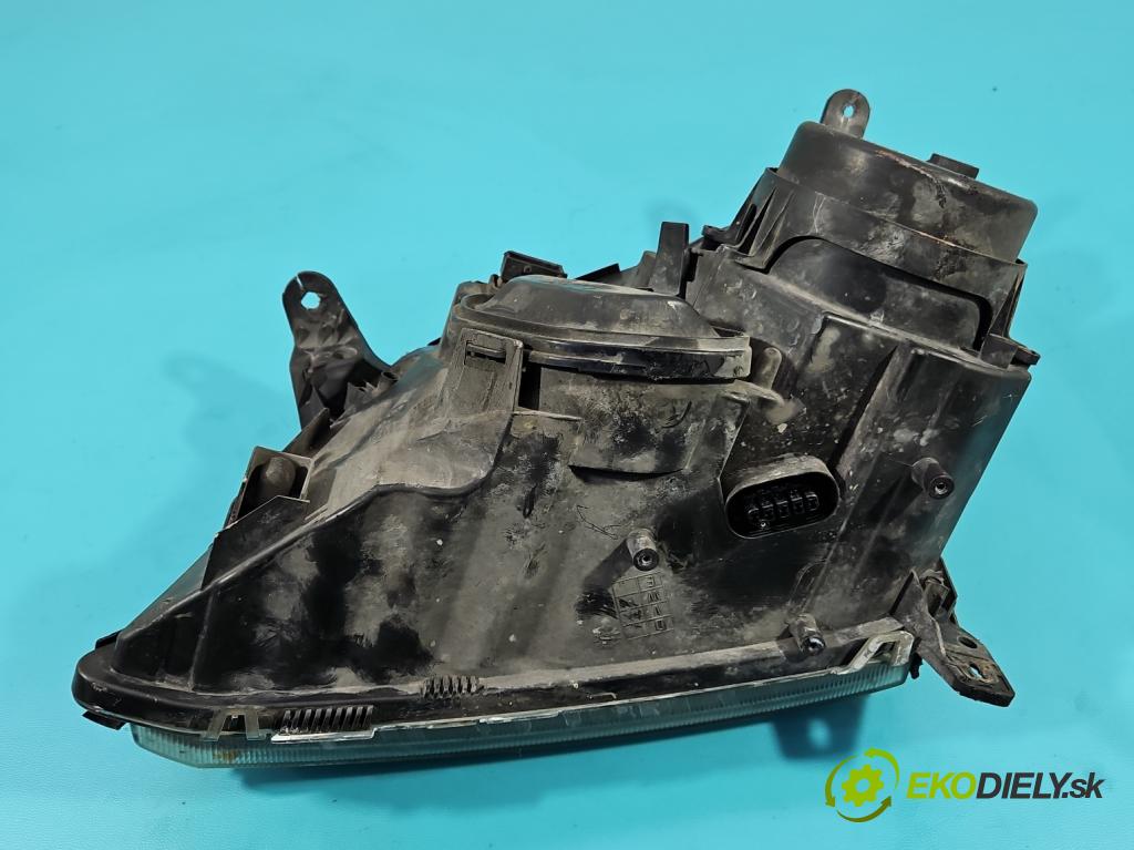 Opel Signum 2.2 dti 125 HP manual 92 kW 2172 cm3 5- Reflektor: pravý  (Pravé)