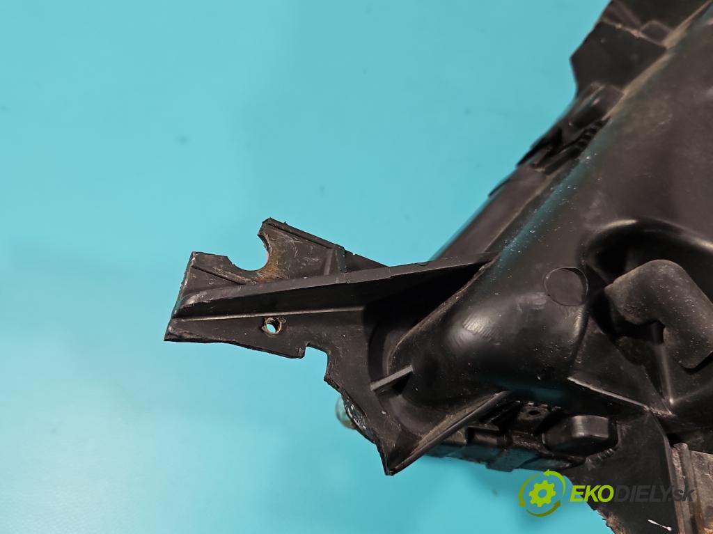 Mercedes Sprinter I 1995-2006 2,2.0 CDI 129 HP manual 95 kW 2148 cm3 5- Reflektor: pravý  (Pravé)