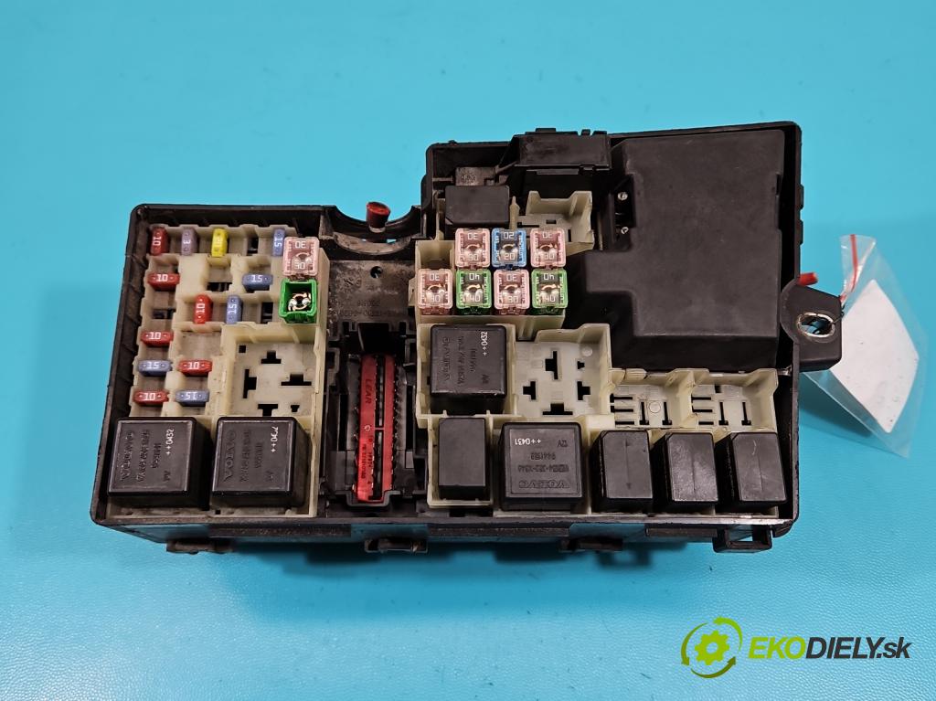 Volvo S60 I 2000-2010 2.4 D5 163 hp automatic 120 kW 2401 cm3 4- skříňka pojistková 8688040 (Pojistkové skříňky)