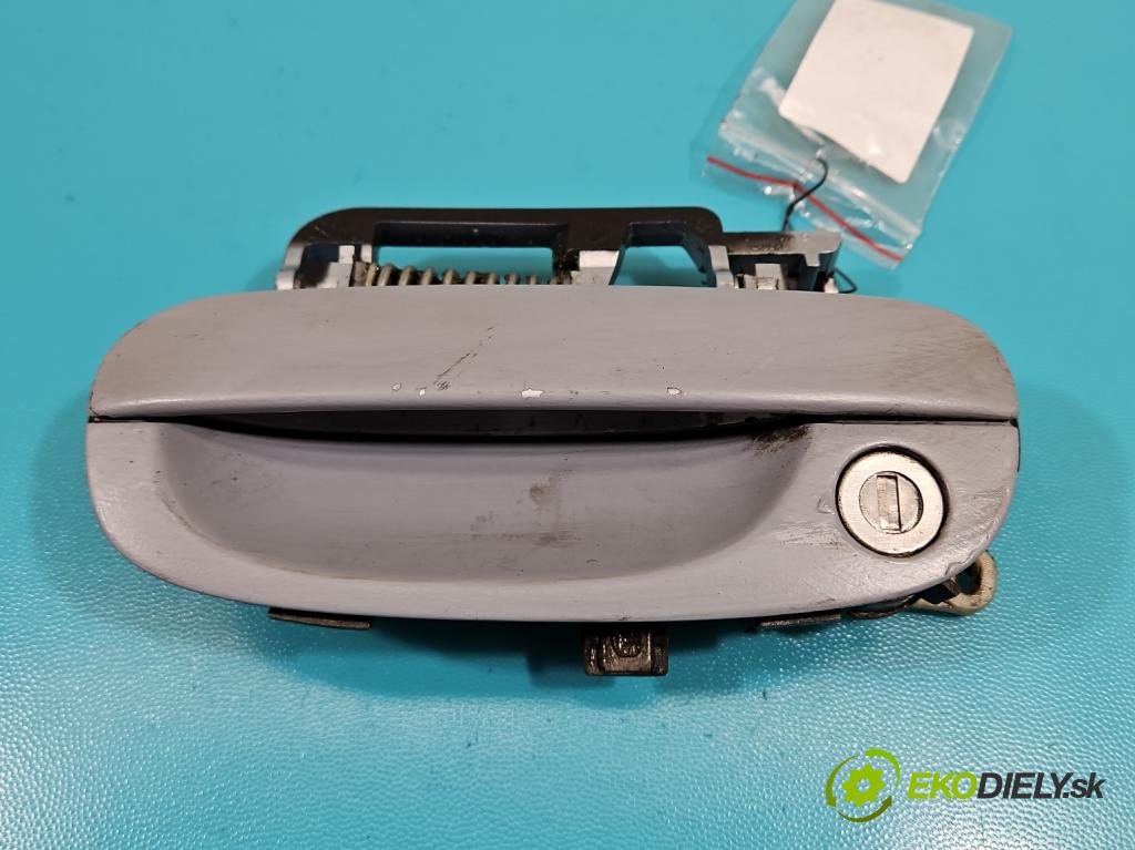 Peugeot 607 3.0 V6 207 HP manual 152 kW 2946 cm3 4- rukoväť predné ľavé mimo:  (Vonkajšie predné ľavé)