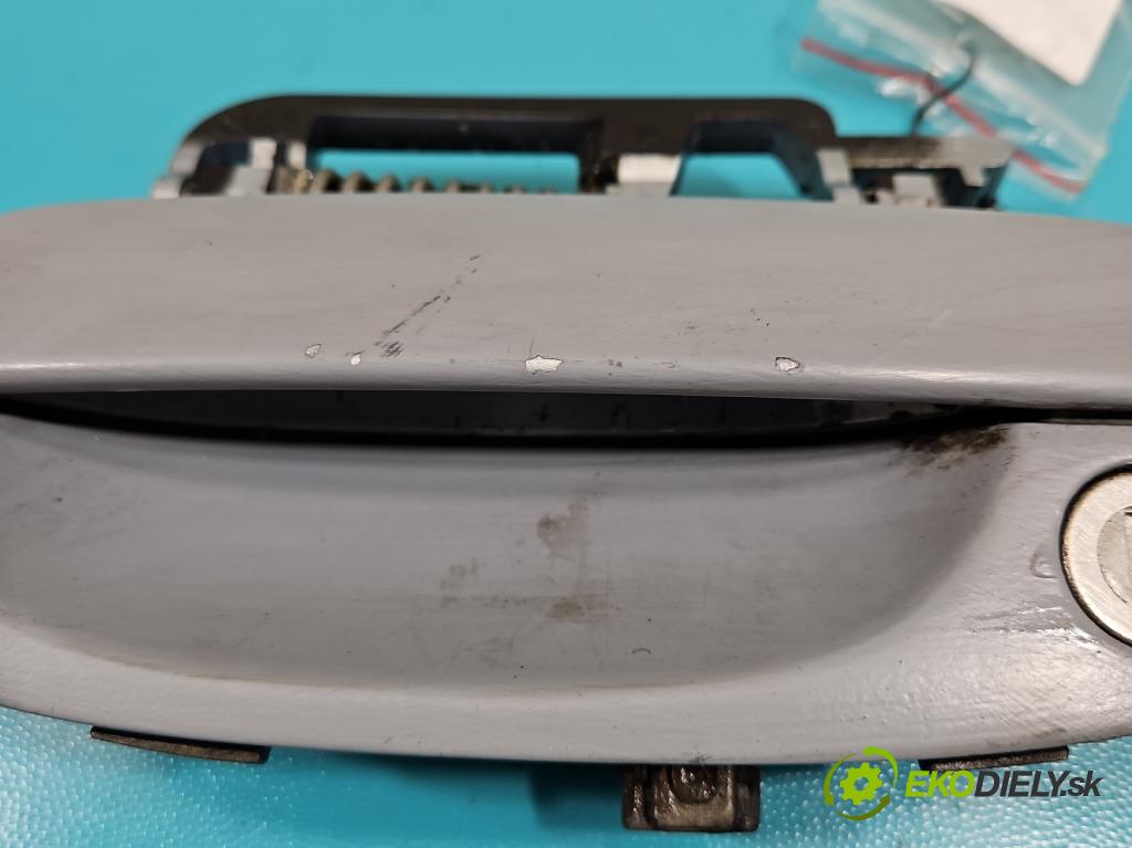 Peugeot 607 3.0 V6 207 HP manual 152 kW 2946 cm3 4- rukoväť predné ľavé mimo:  (Vonkajšie predné ľavé)