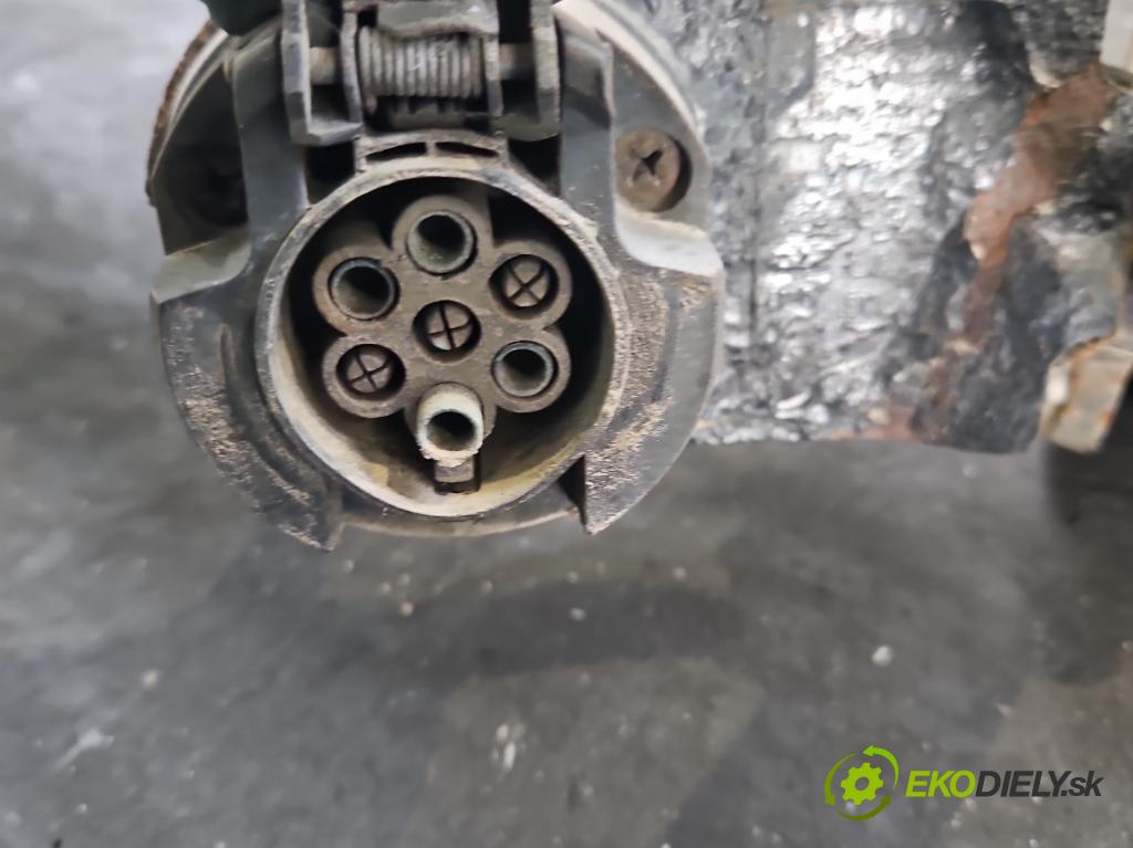 Audi A4 B6 2000-2004 1.9 TDi 131 hp manual 96 kW 1896 cm3 4- oko tažné  (Tažná zařízení)