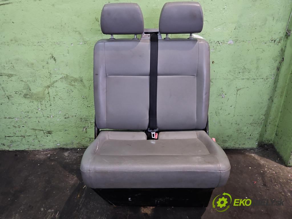Vw Transporter T5 2003-2015 2.5 tdi 131 HP manual 96 kW 2461 cm3 5- Sedačka pravý  (Sedačky, sedadlá)