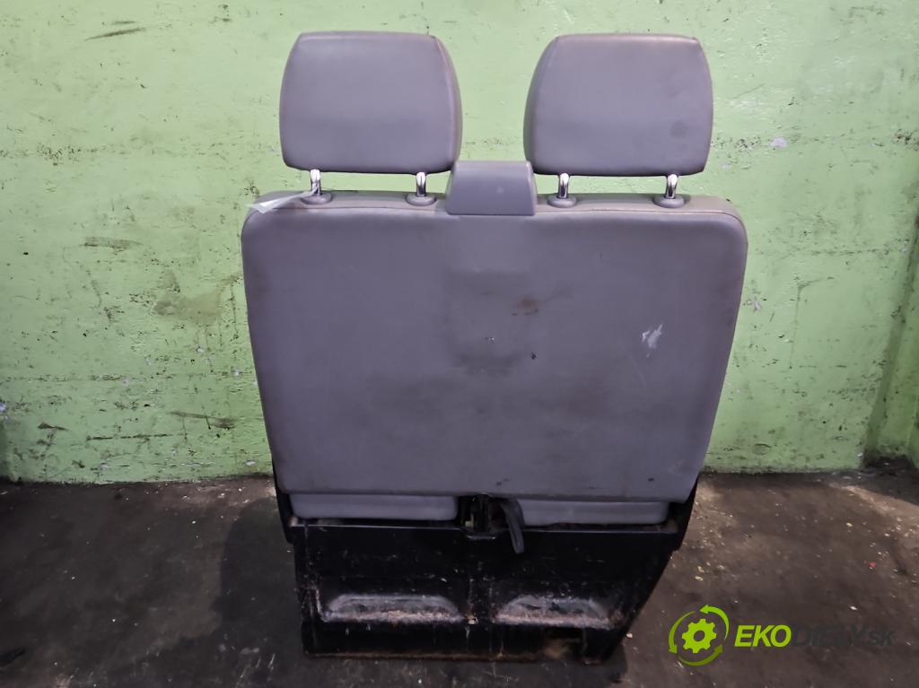 Vw Transporter T5 2003-2015 2.5 tdi 131 HP manual 96 kW 2461 cm3 5- Sedačka pravý  (Sedačky, sedadlá)