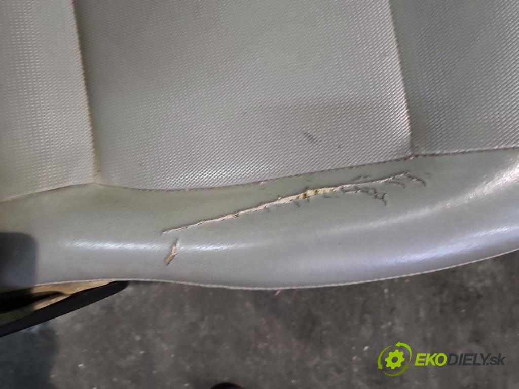 Vw Transporter T5 2003-2015 2.5 tdi 131 HP manual 96 kW 2461 cm3 5- Sedačka pravý  (Sedačky, sedadlá)