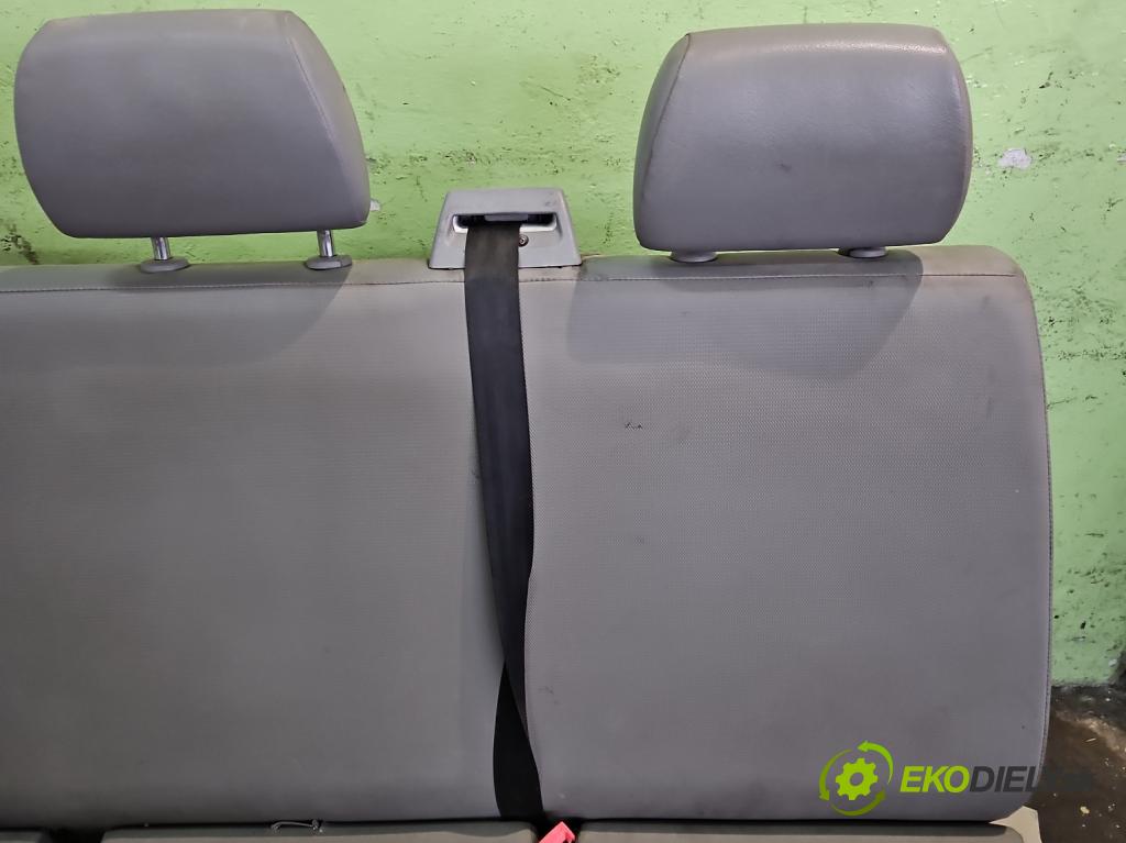 Vw Transporter T5 2003-2015 2.5 tdi 131 HP manual 96 kW 2461 cm3 5- Pohovka: zadné  (Sedačky, sedadlá)