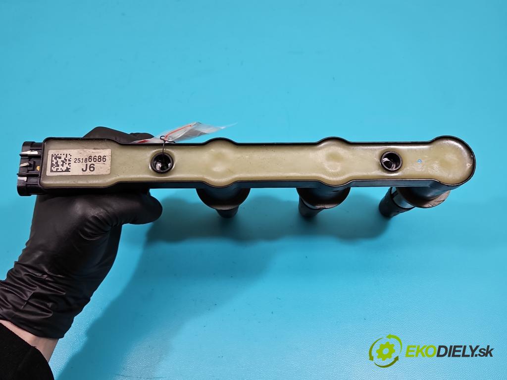 Chevrolet Cruze 1.6 16V 113 HP manual 83 kW 1598 cm3 4- cievka zapaľovacia 25186686 (Zapaľovacie cievky, moduly)