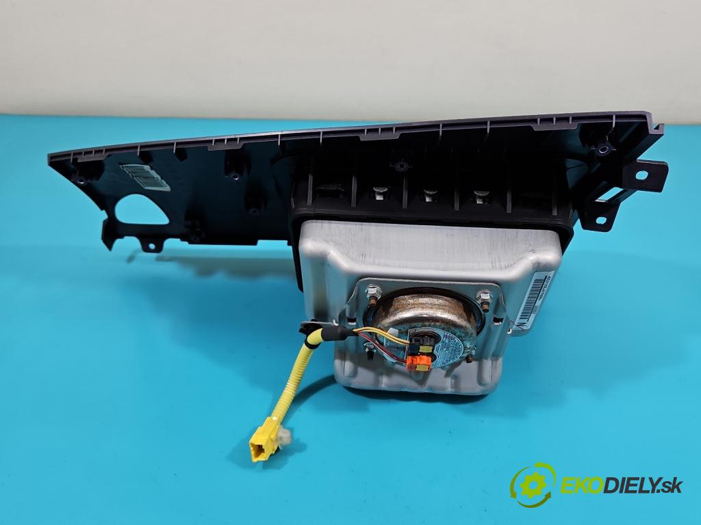 Mitsubishi Outlander II 2006-2013 2.0 DI-D 140 HP manual 103 kW 1968 cm3 5- airbag vzduch: spolujezdce: 7030A182XA (Airbag)