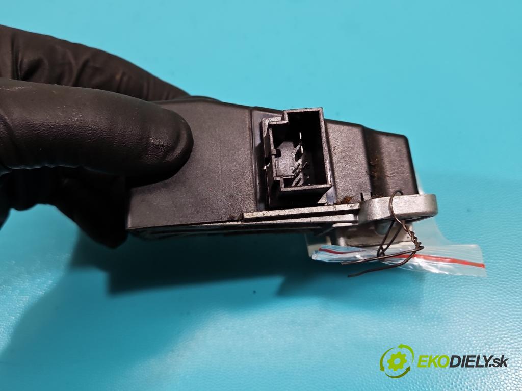 Vw Passat B6 2005-2010 1.9 TDI (BLS) 105 HP manual 77 kW 1896 cm3 5- Blokáda: řízení: 3C0905861G (Ostatné)