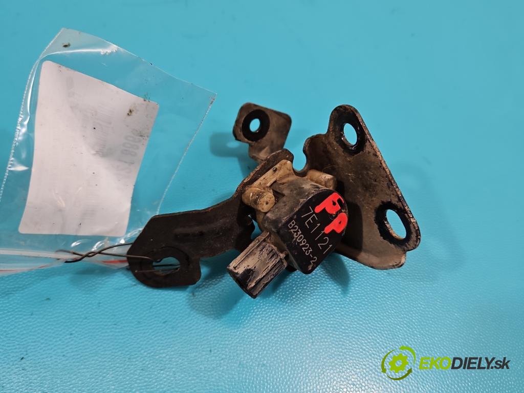 Mitsubishi Outlander II 2006-2013 2.0 DI-D 140 HP manual 103 kW 1968 cm3 5- snímač nastavenia xenon 7E1121 (Snímač)