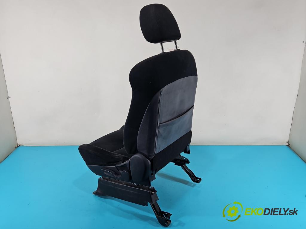 Mitsubishi Outlander II 2006-2013 2.0 DI-D 140 HP manual 103 kW 1968 cm3 5- Sedačka ľavý  (Sedačky, sedadlá)