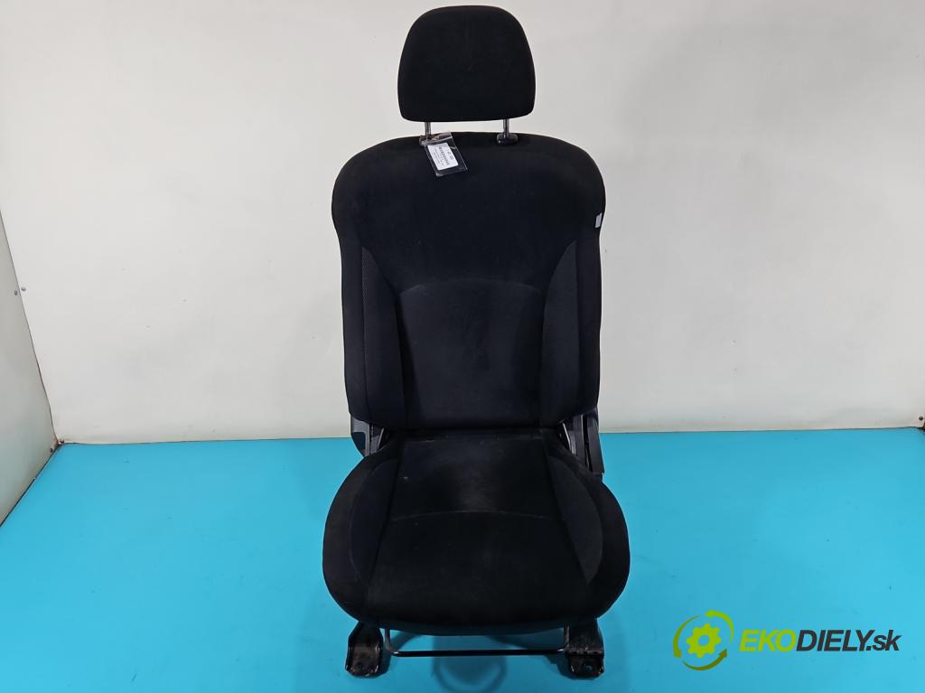 Mitsubishi Outlander II 2006-2013 2.0 DI-D 140 HP manual 103 kW 1968 cm3 5- Sedačka ľavý  (Sedačky, sedadlá)