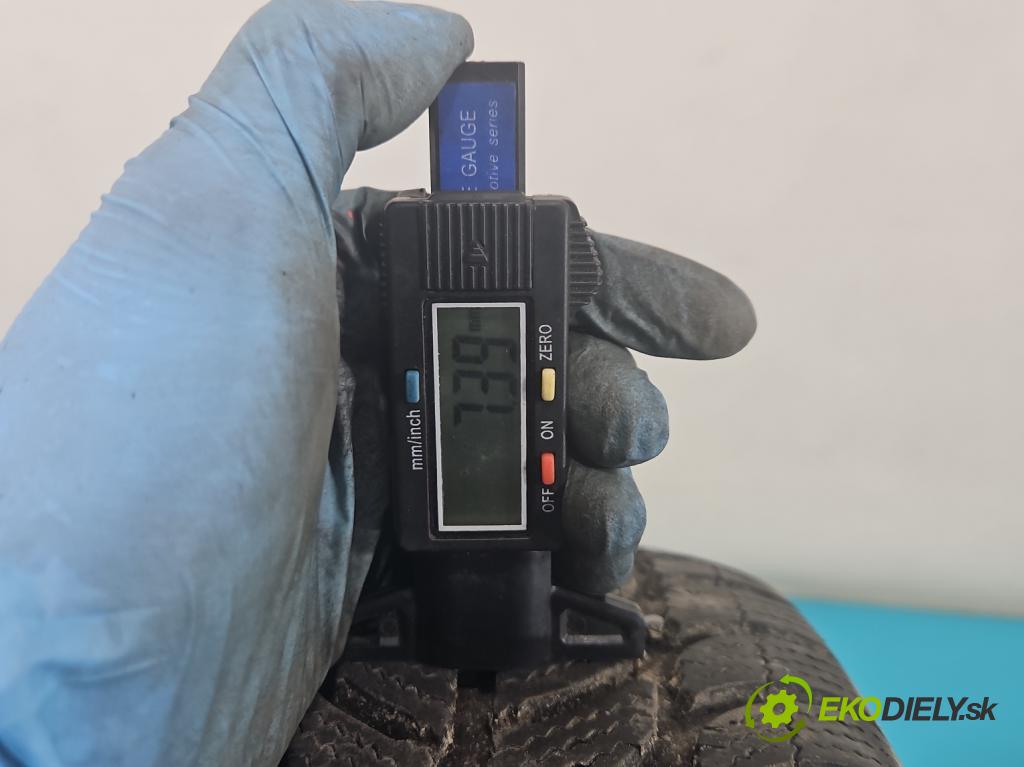 Fiat Punto Grande 1.2 8V 65 HP manual 48 kW 1242 cm3 3- pneumatika zimné pár