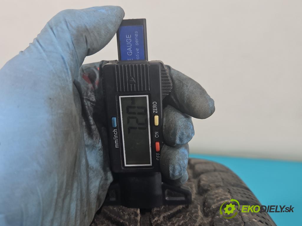 Fiat Punto Grande 1.2 8V 65 HP manual 48 kW 1242 cm3 3- pneumatika zimné pár