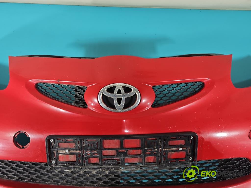 Toyota Aygo 2005-2014 1.0 vvti 68 hp automatic 50 kW 998 cm3 3- nárazník přední  (Ostatné)