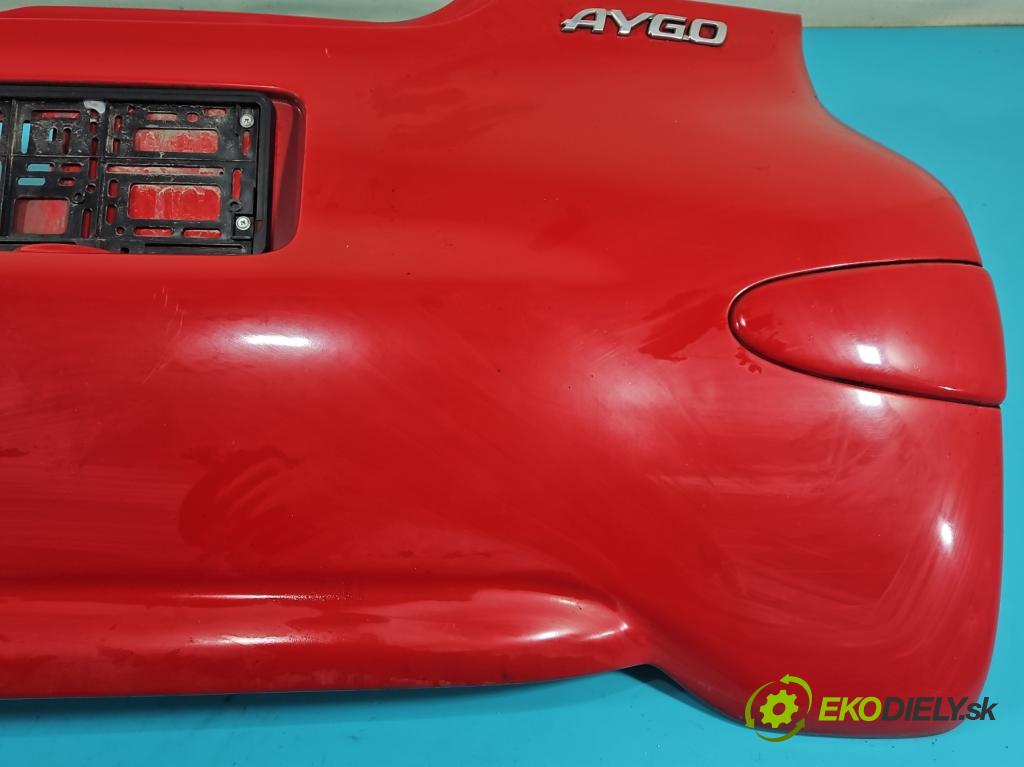 Toyota Aygo 2005-2014 1.0 vvti 68 hp automatic 50 kW 998 cm3 3- nárazník zadní  (Ostatné)