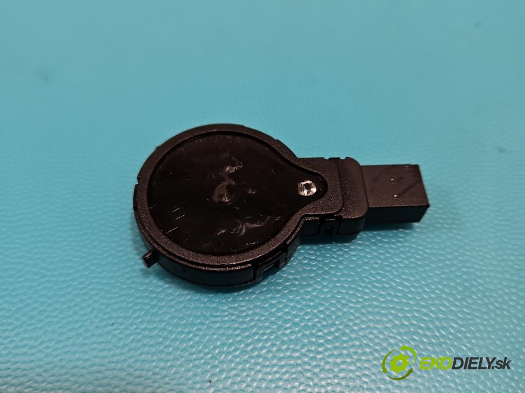 Audi A8 D4 2009-2017 3.0 TFSI automatic 213 kW 2995 cm3 4- snímač déšť: 8K0955559C (Snímače deště)