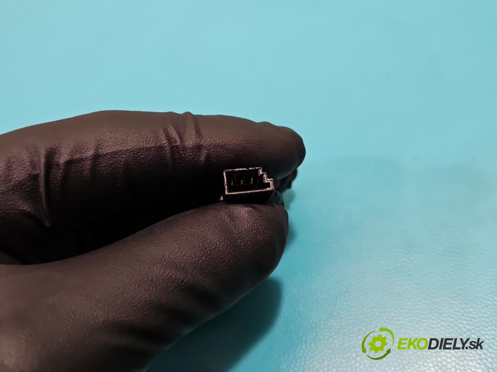 Audi A8 D4 2009-2017 3.0 TFSI automatic 213 kW 2995 cm3 4- snímač déšť: 8K0955559C (Snímače deště)